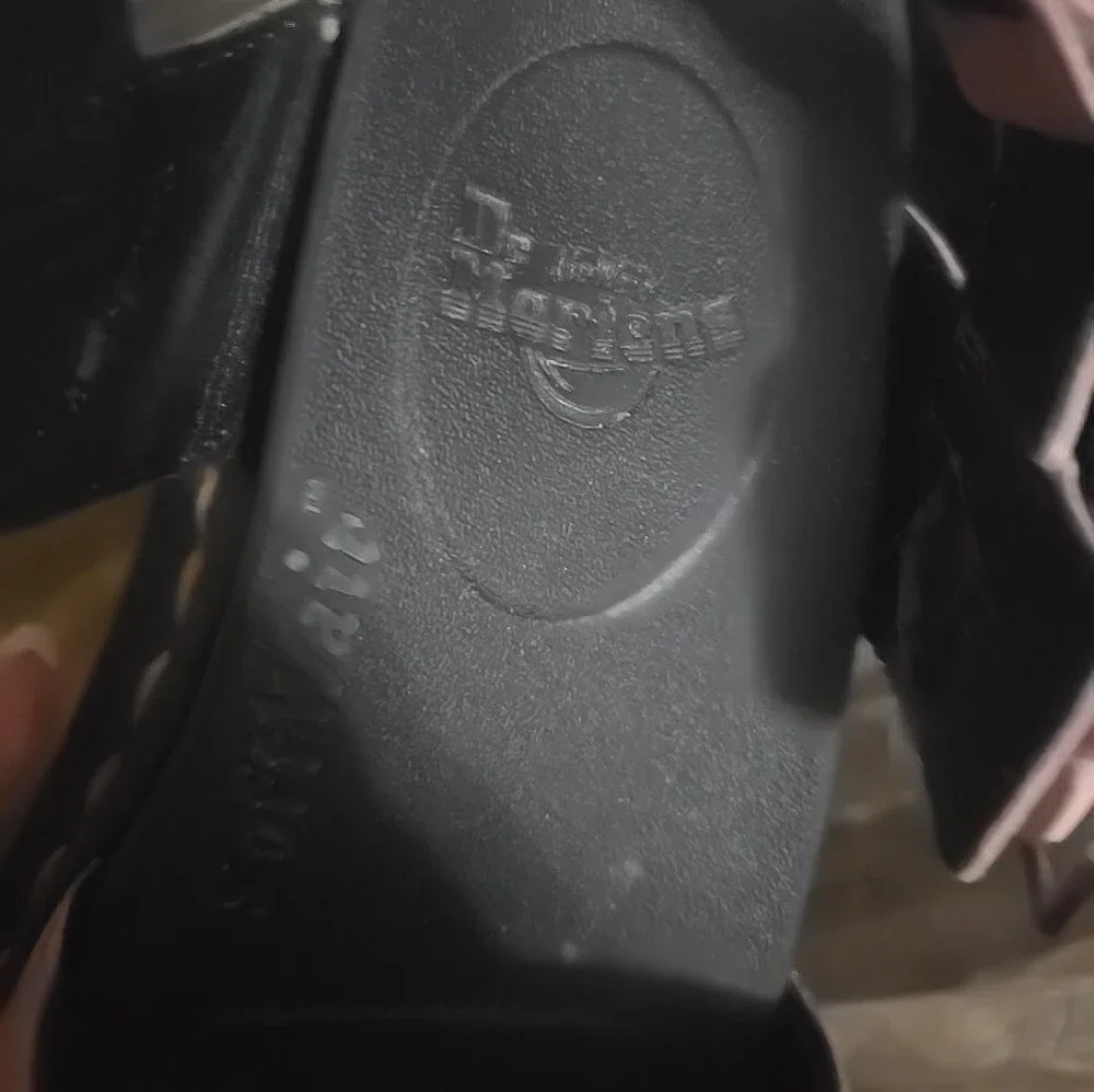 Dr. Martens Voss Quad Pink Leather Platform Sandals 2 1/4 Platform.